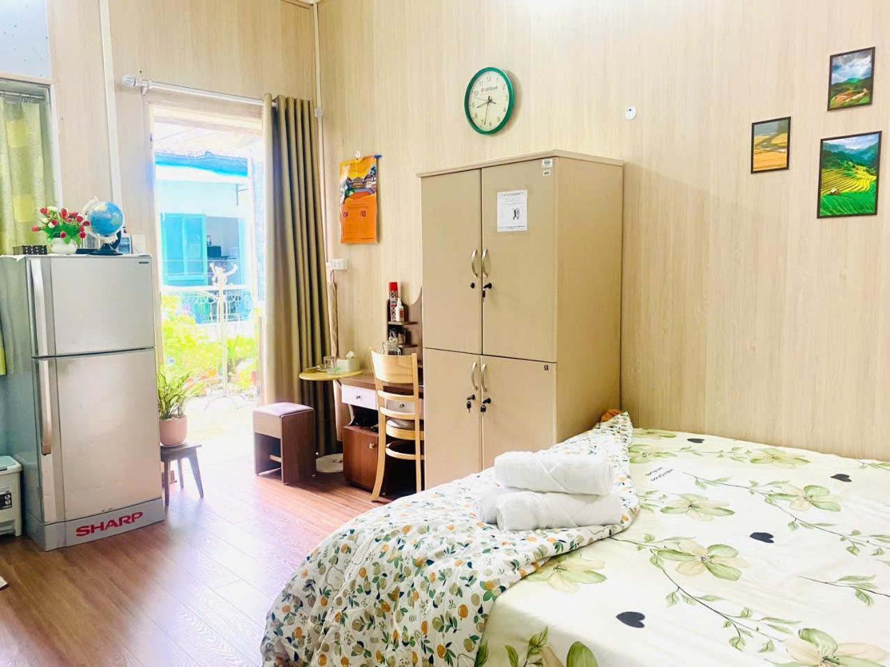 Cozy Homestay With Large Bed, Private Bathroom, Large Balcony Hanoi Exterior photo